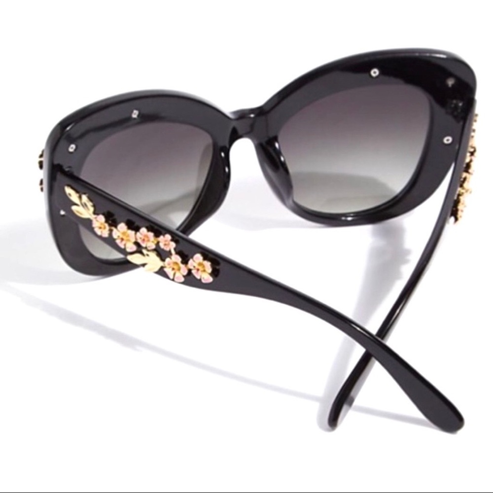 New Vintage-Inspired Embellished Sunglasses - Picture 3 of 4